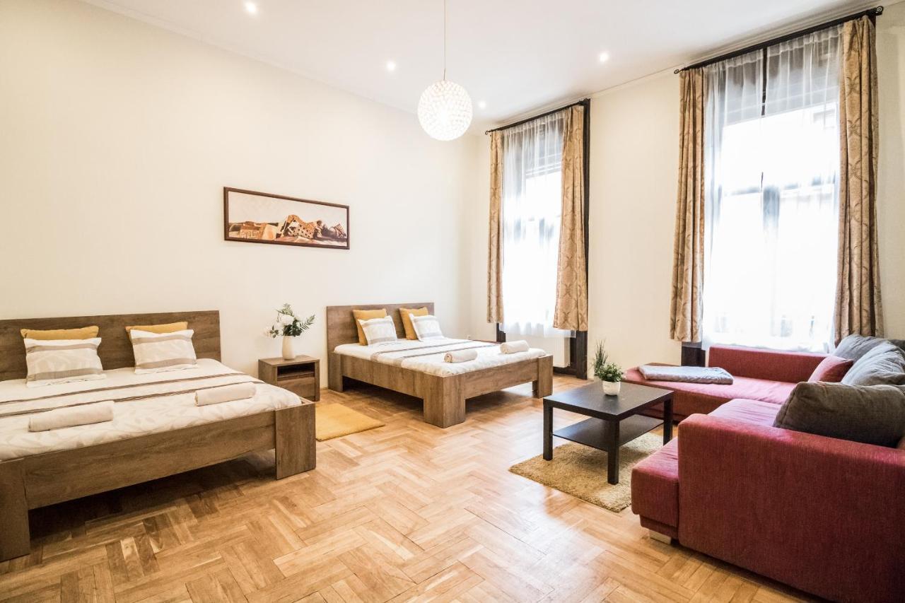 Real Apartments Klauzál Budapeste Exterior foto