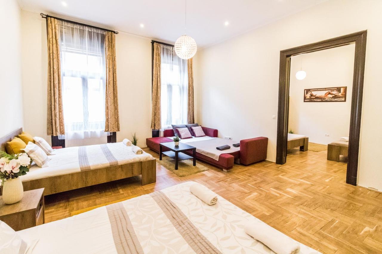 Real Apartments Klauzál Budapeste Exterior foto